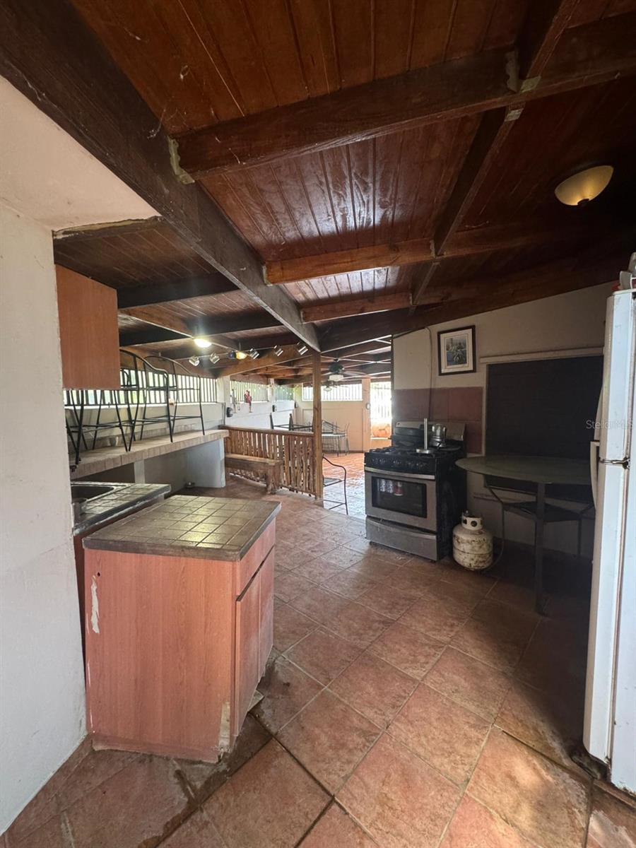 4 hab · 6 baños · YAUCO — foto 7