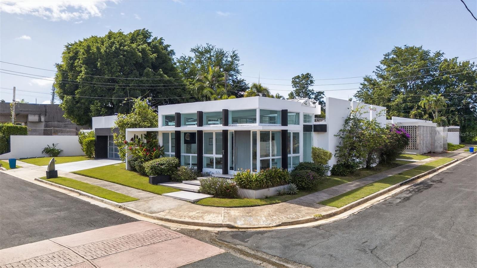 4 hab · 5 baños · GUAYNABO