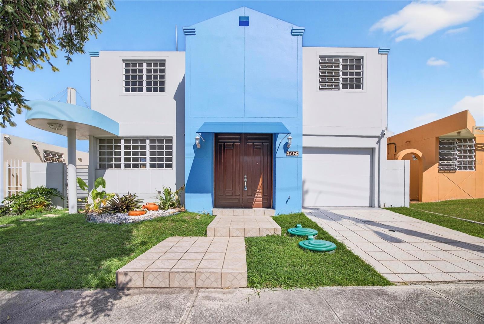 6 hab · 4 baños · PONCE