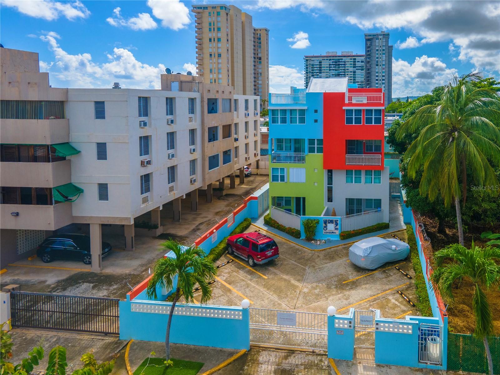 2 hab · 2 baños · LUQUILLO