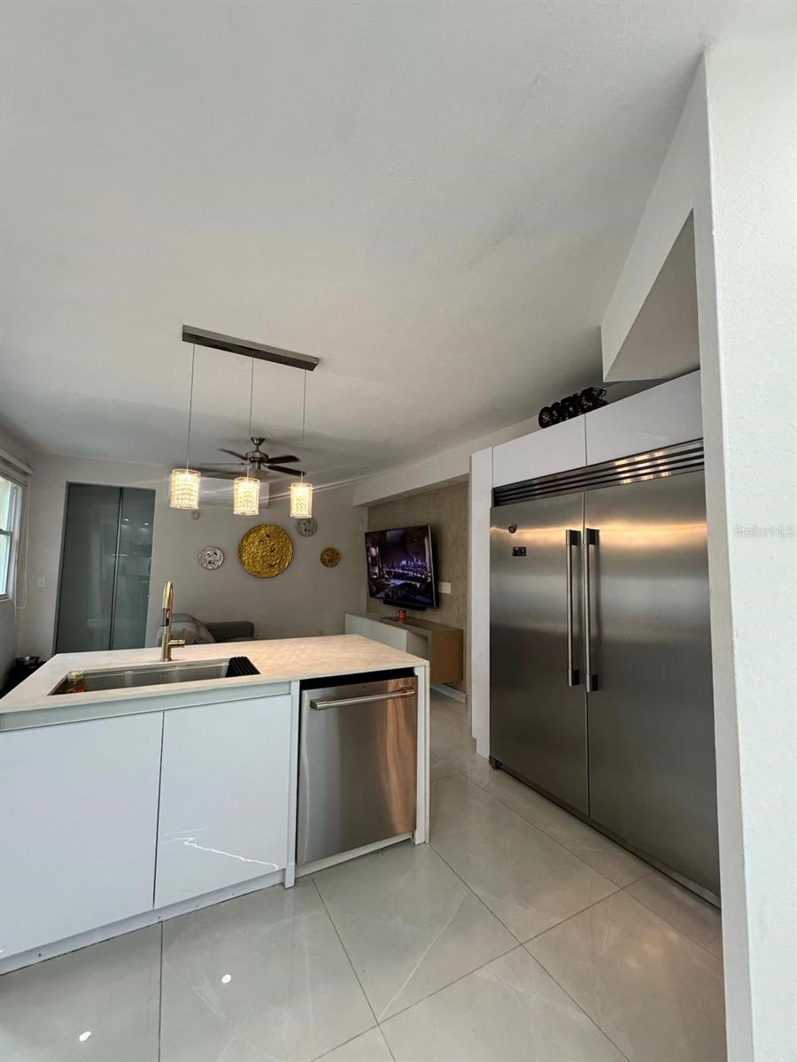 3 hab · 3 baños · DORADO — foto 6