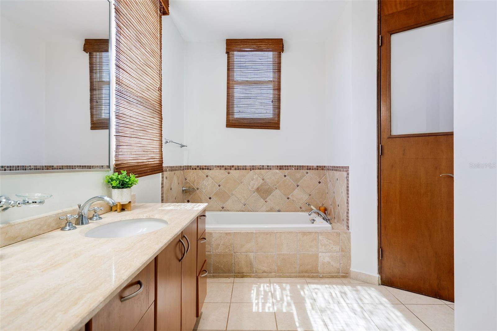 3 hab · 3 baños · HUMACAO — foto 12