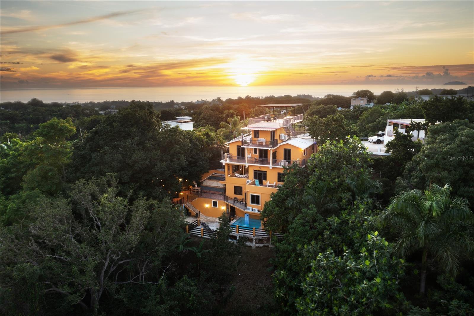 9 hab · 7 baños · RINCON