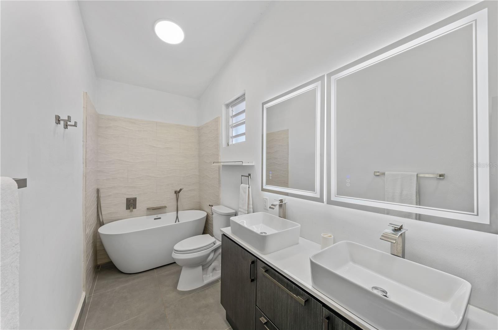 4 hab · 4 baños · CAMUY — foto 11
