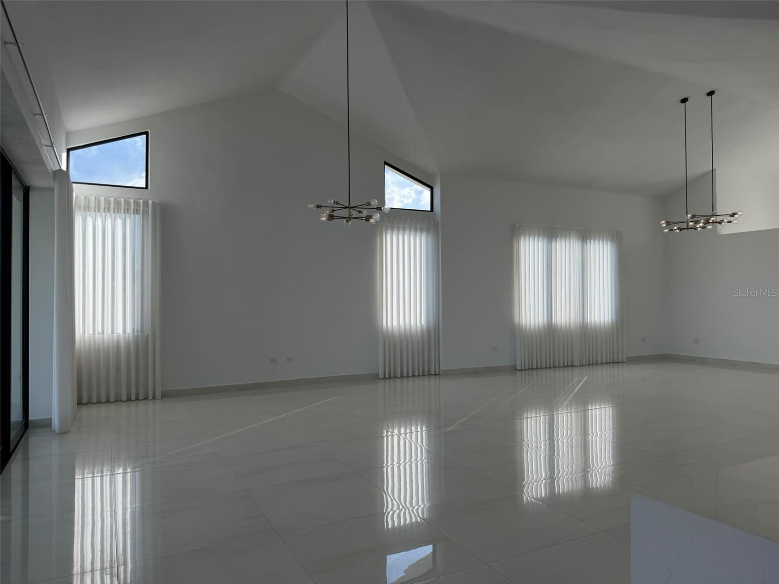 5 hab · 6 baños · DORADO — foto 3