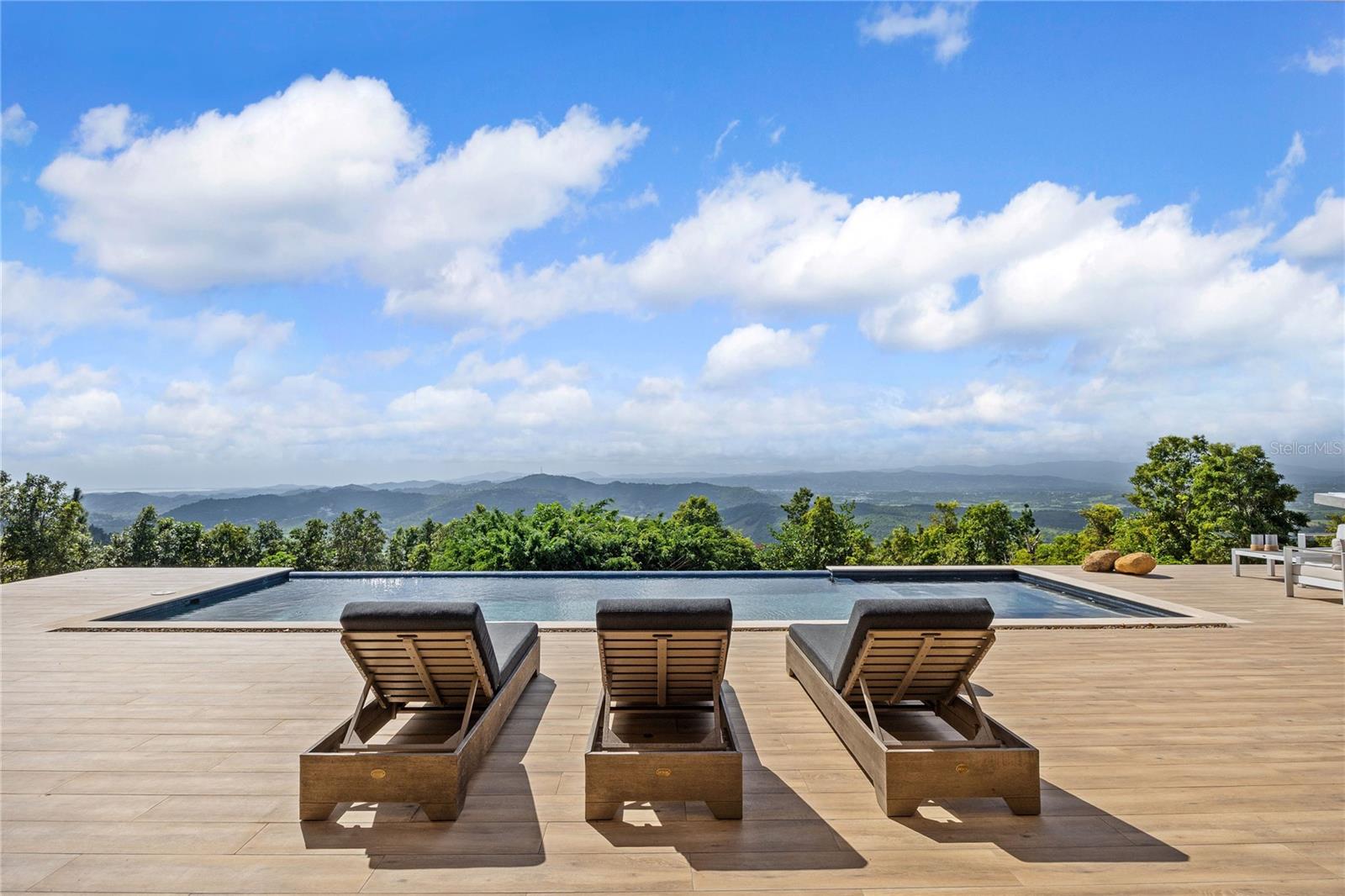 3 hab · 4 baños · NAGUABO
