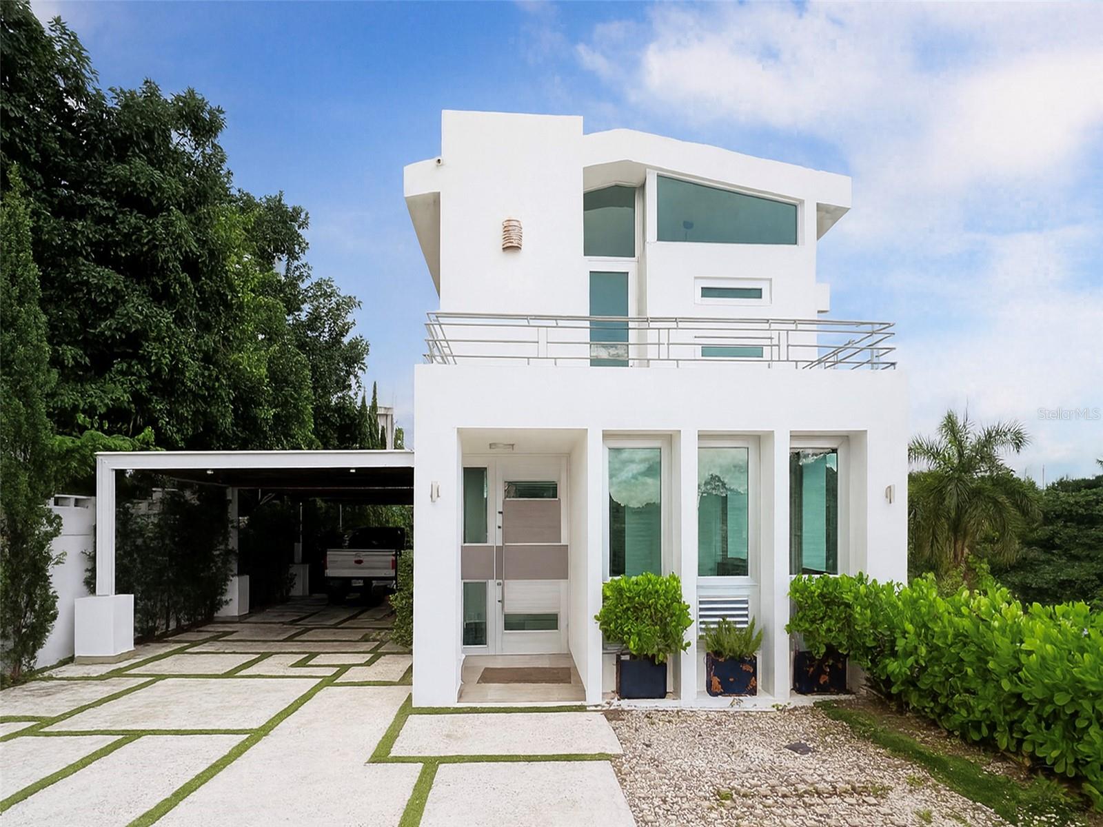 4 hab · 5 baños · BAYAMON — foto 2