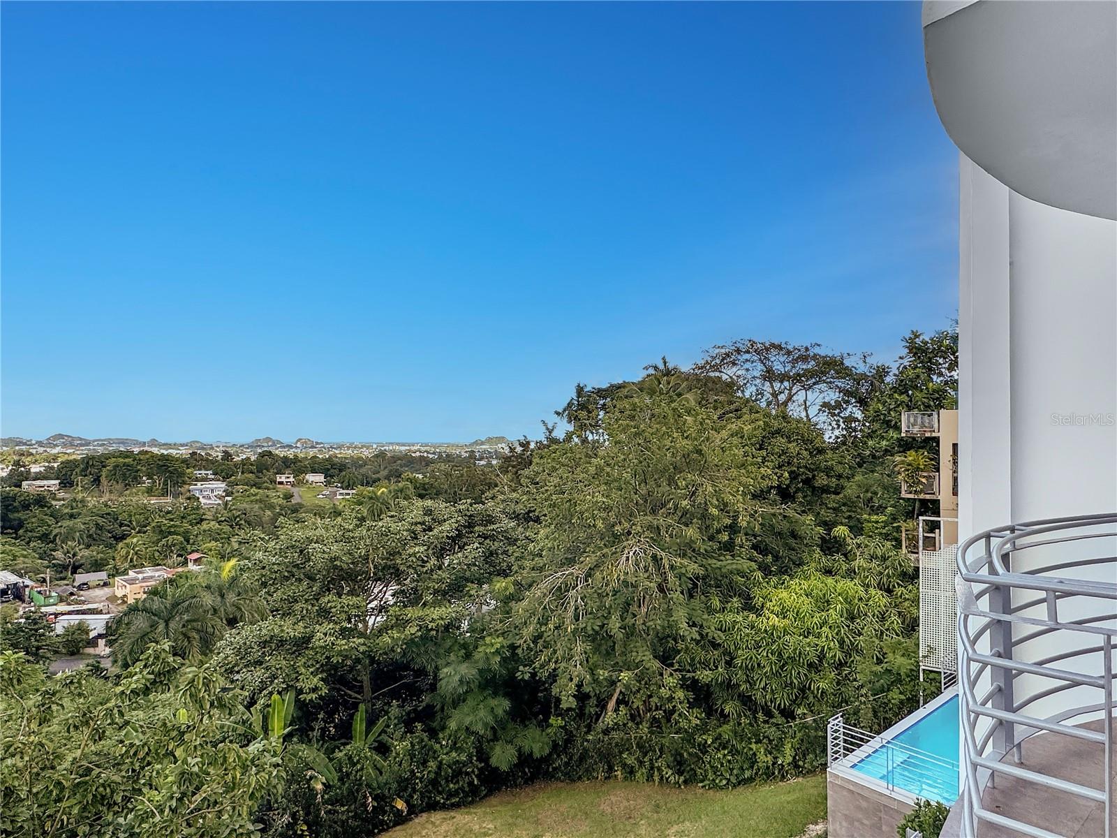 4 hab · 5 baños · BAYAMON — foto 10
