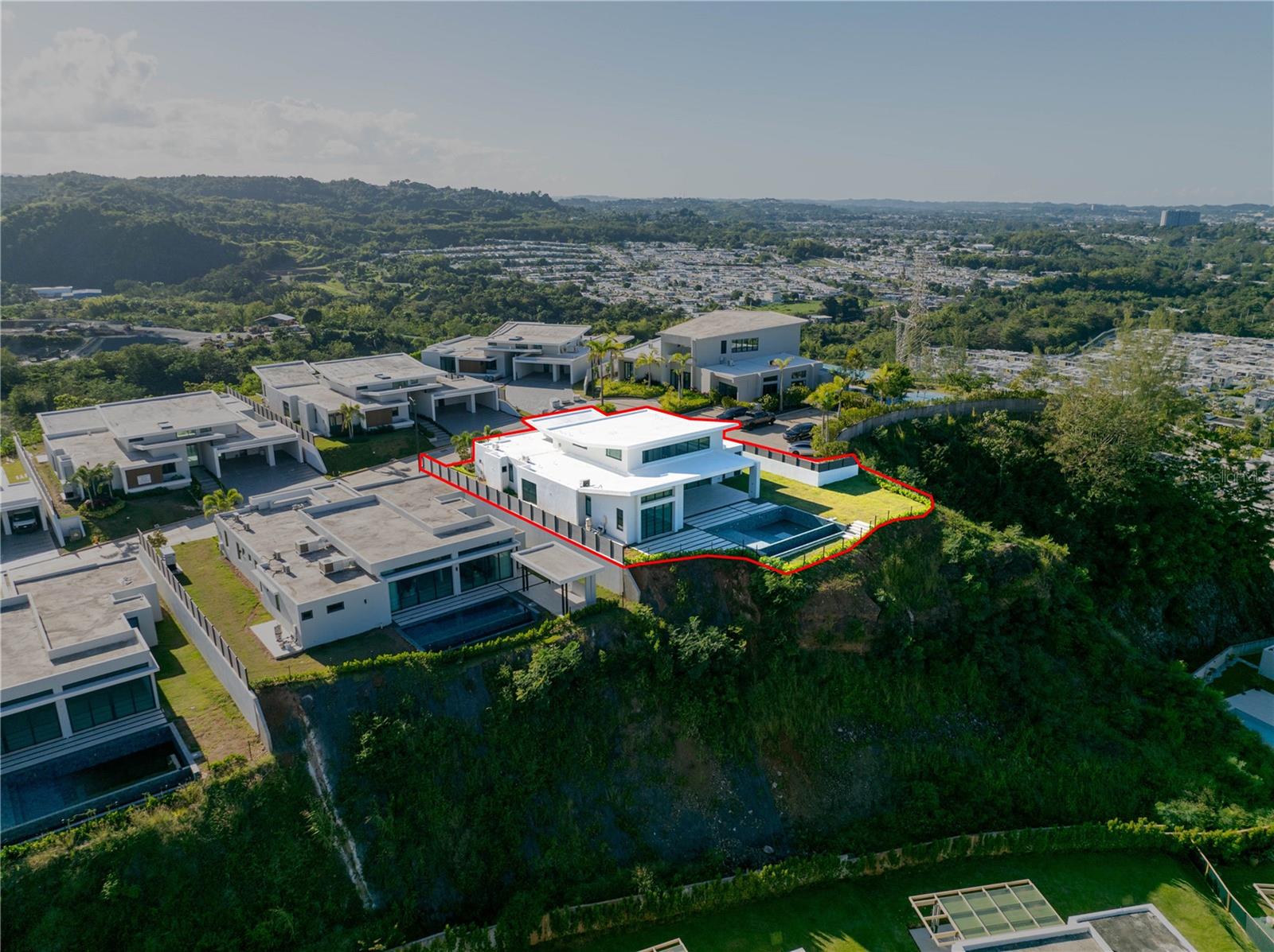 4 hab · 5 baños · GUAYNABO — foto 5