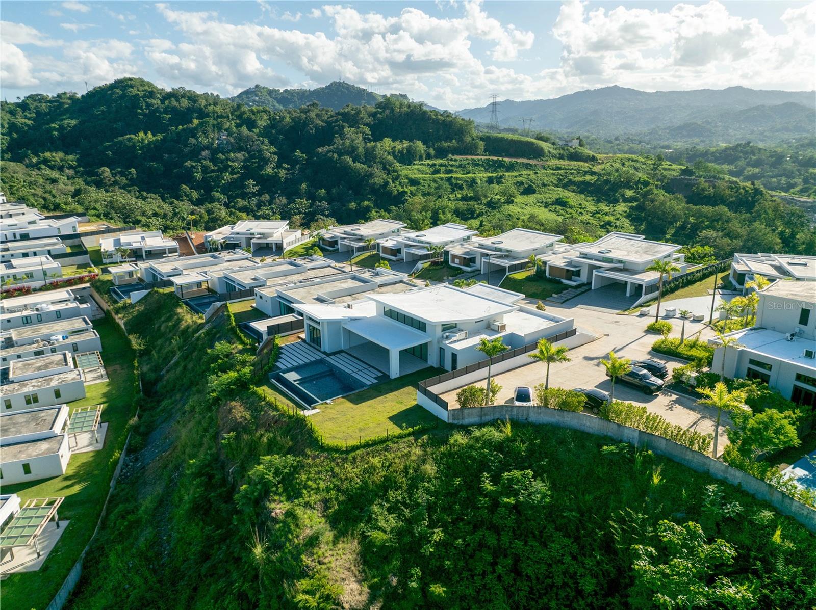 4 hab · 5 baños · GUAYNABO — foto 6