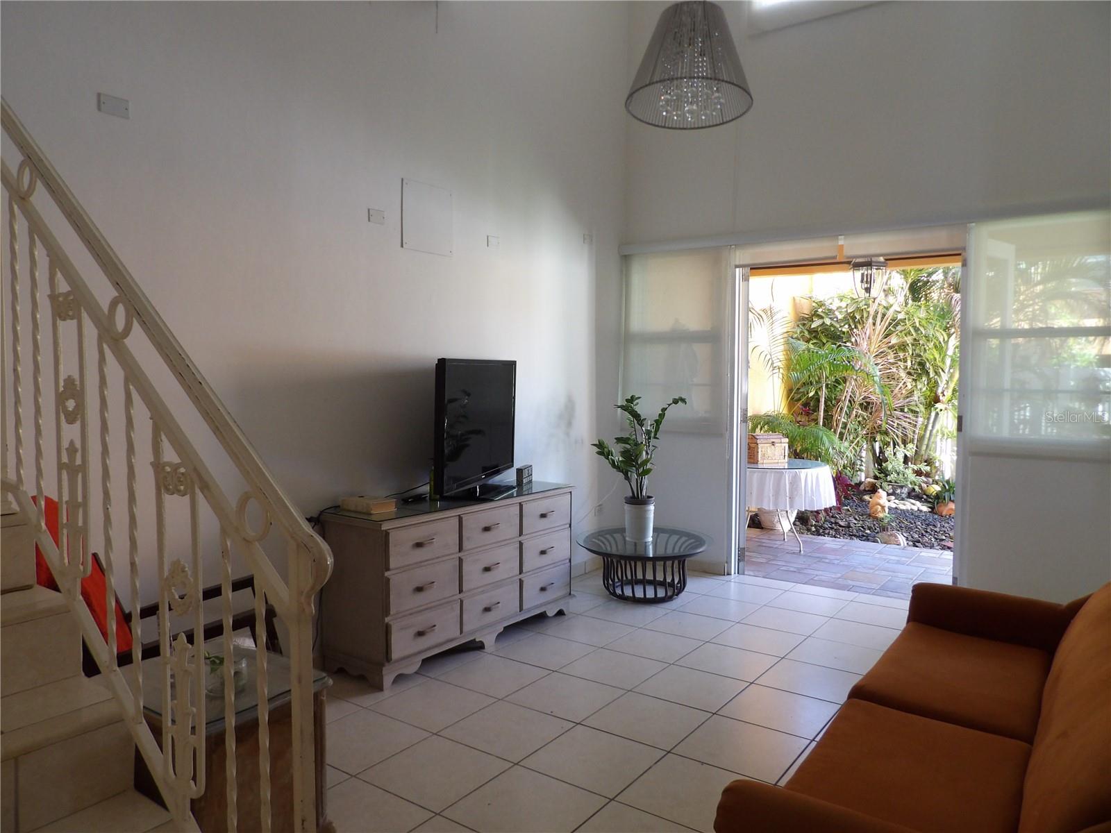 4 hab · 4 baños · DORADO — foto 2