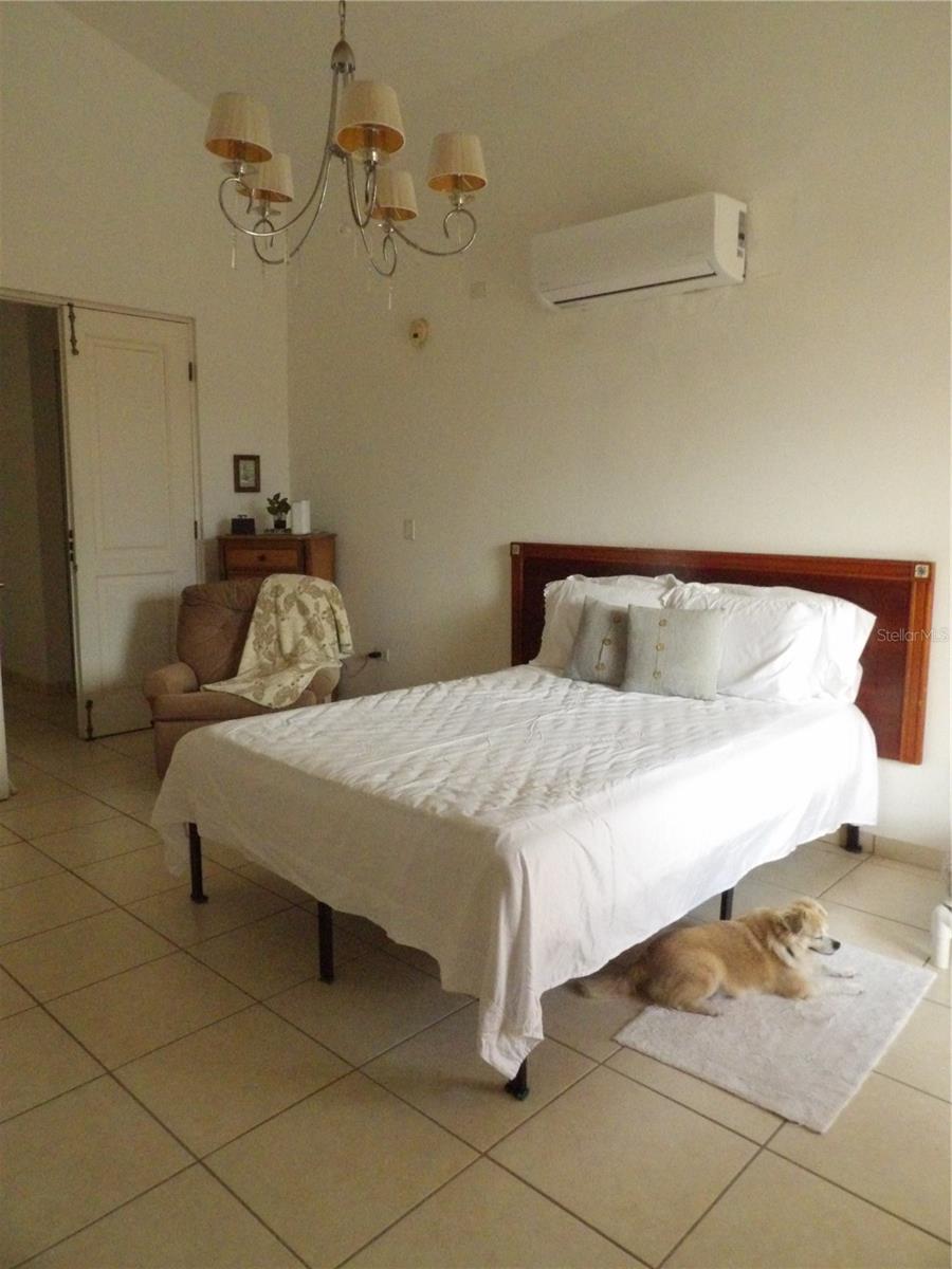 4 hab · 4 baños · DORADO — foto 10
