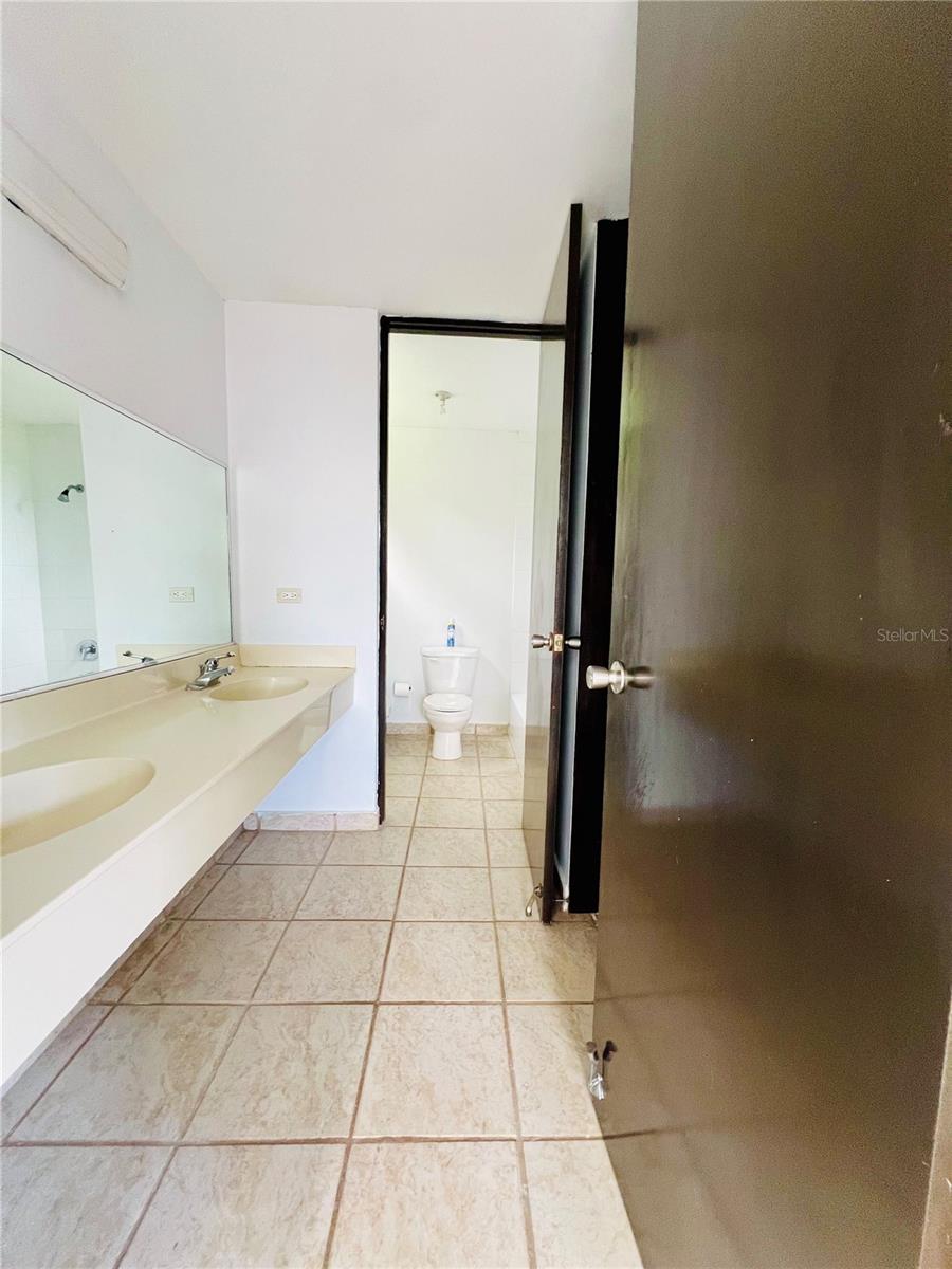 4 hab · 3 baños · DORADO — foto 6
