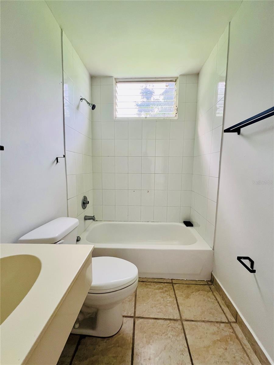 4 hab · 3 baños · DORADO — foto 9