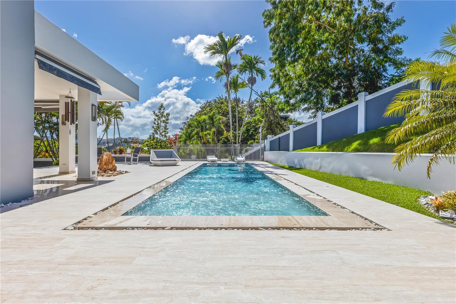5 hab · 6 baños · GUAYNABO — foto 9