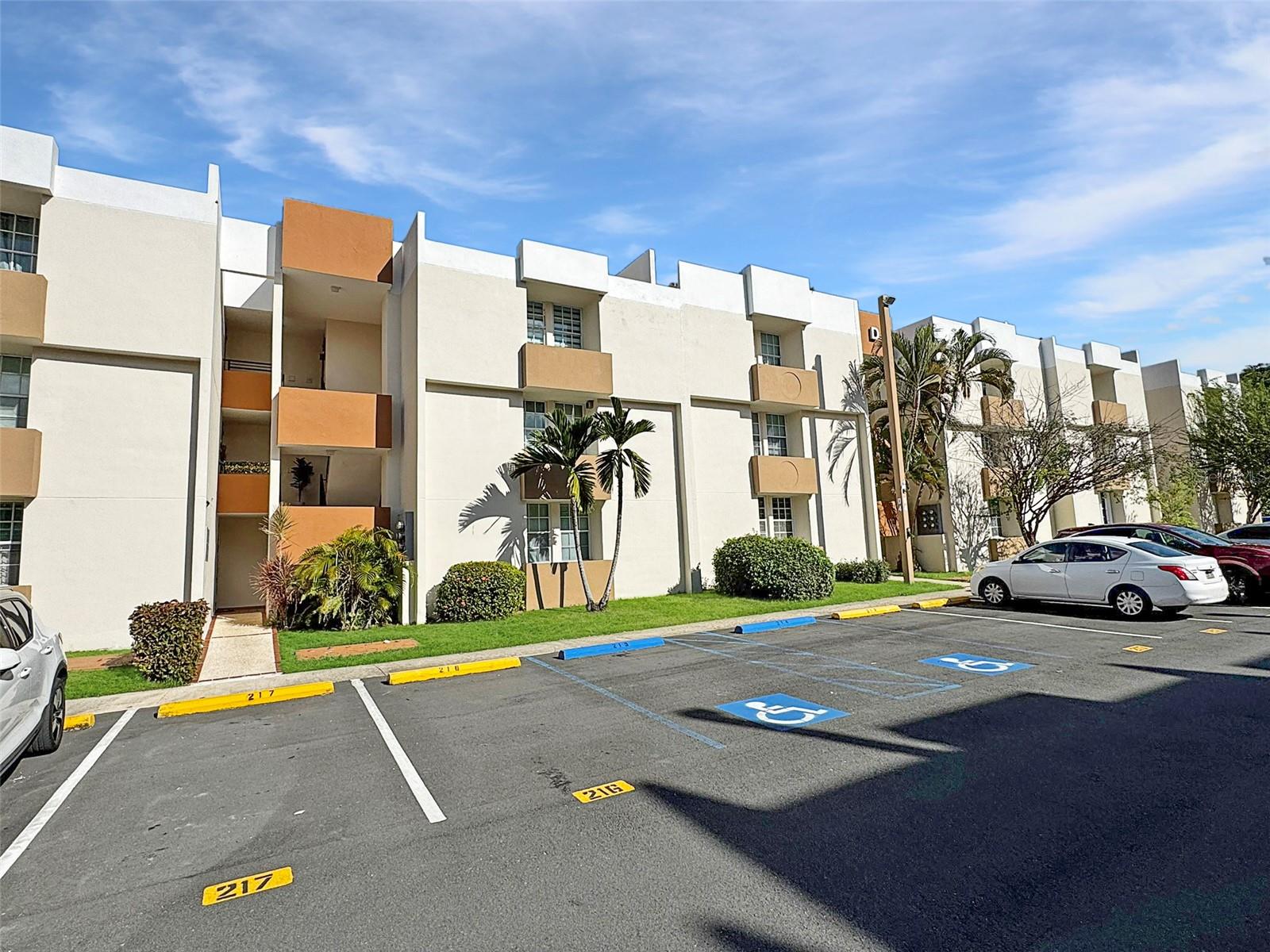3 hab · 2 baños · GUAYNABO