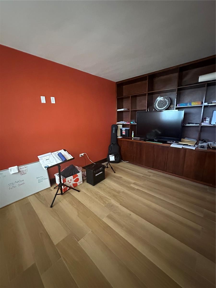 6 hab · 5 baños · GUAYNABO — foto 9
