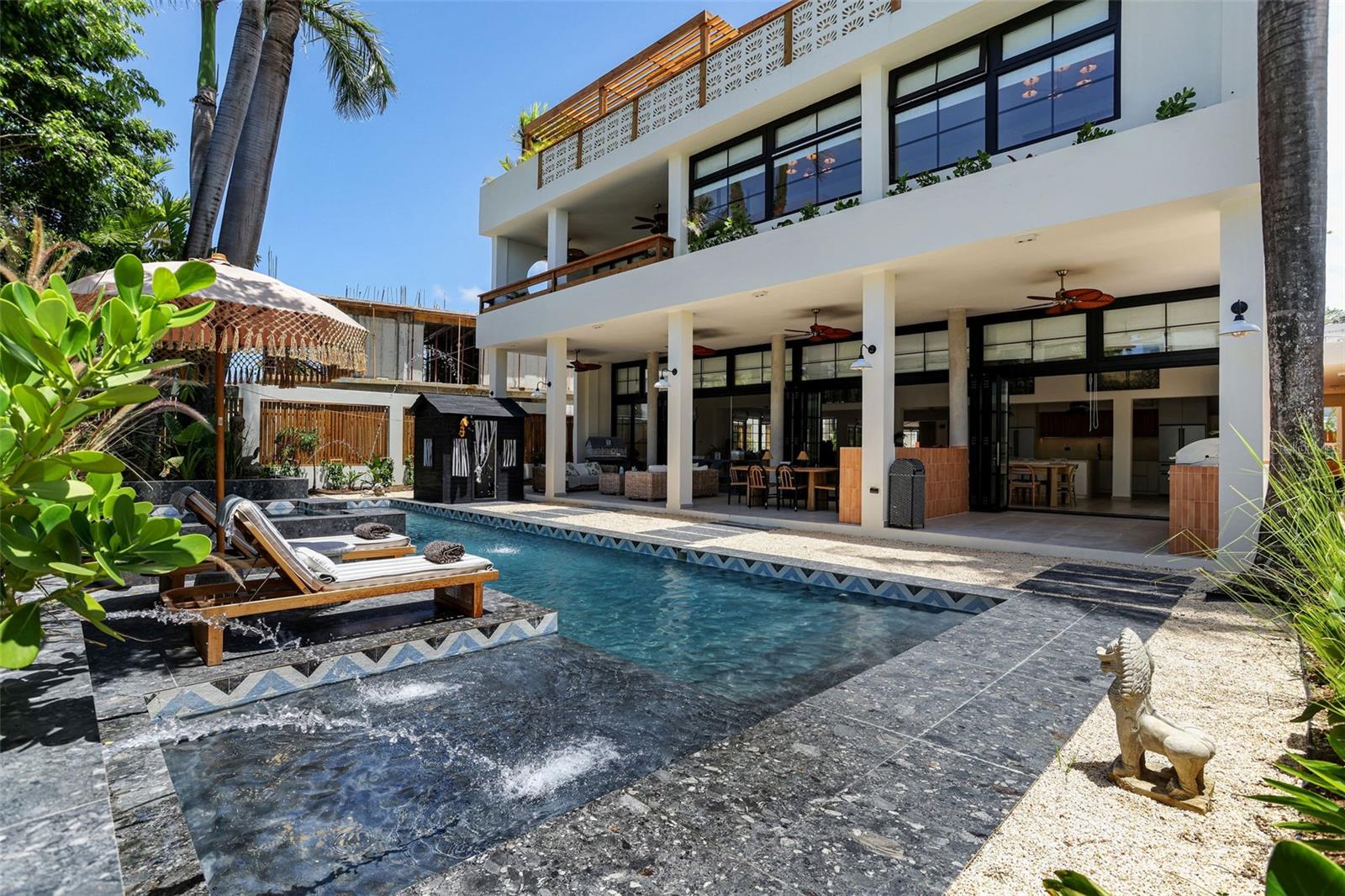 5 hab · 8 baños · SAN JUAN