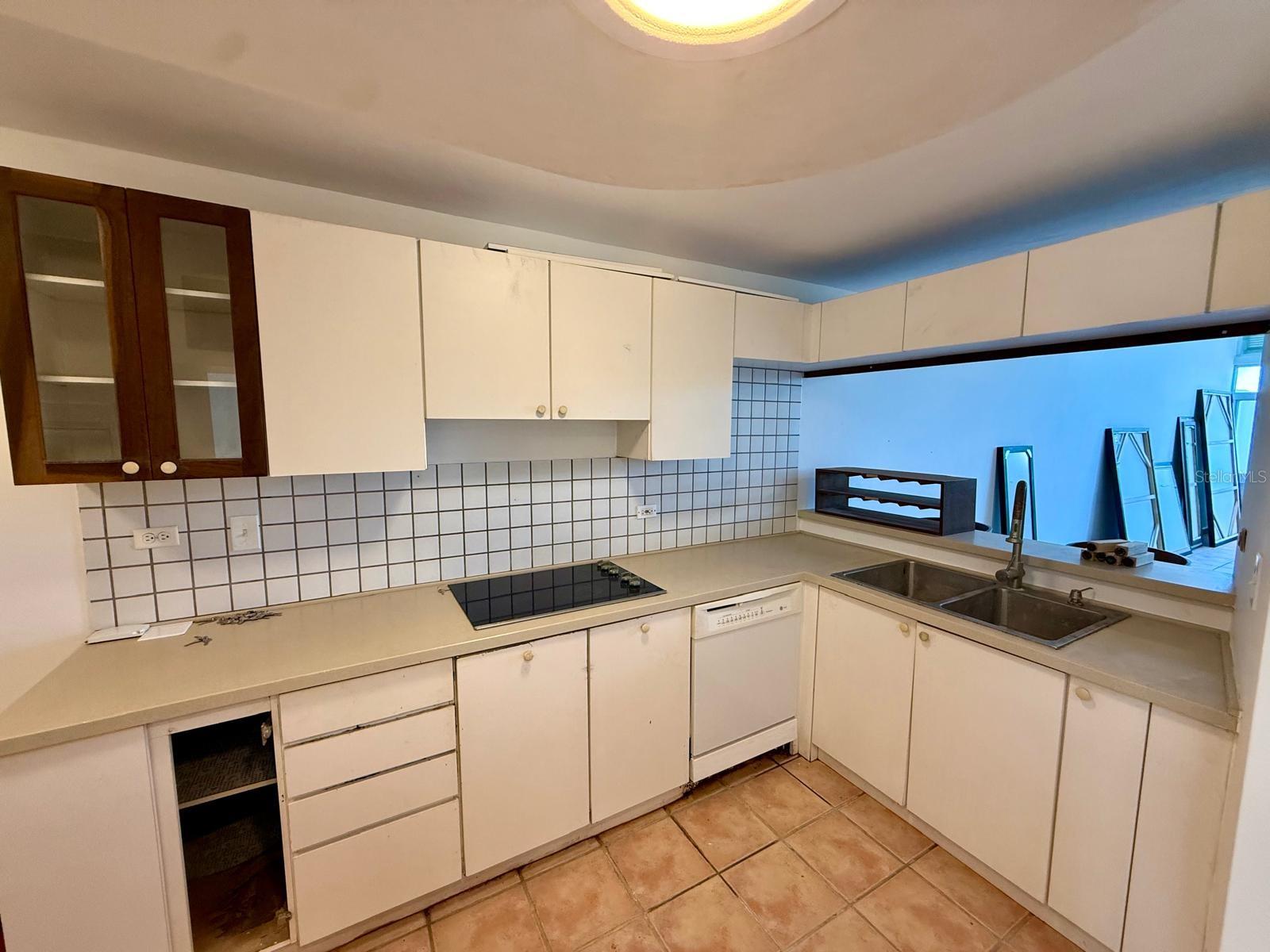 4 hab · 5 baños · DORADO — foto 4