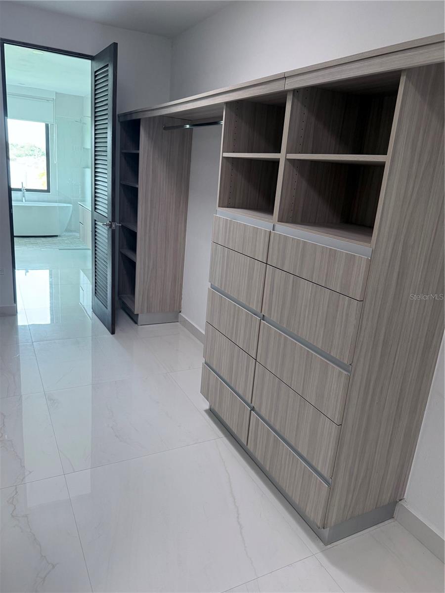 5 hab · 6 baños · DORADO — foto 12