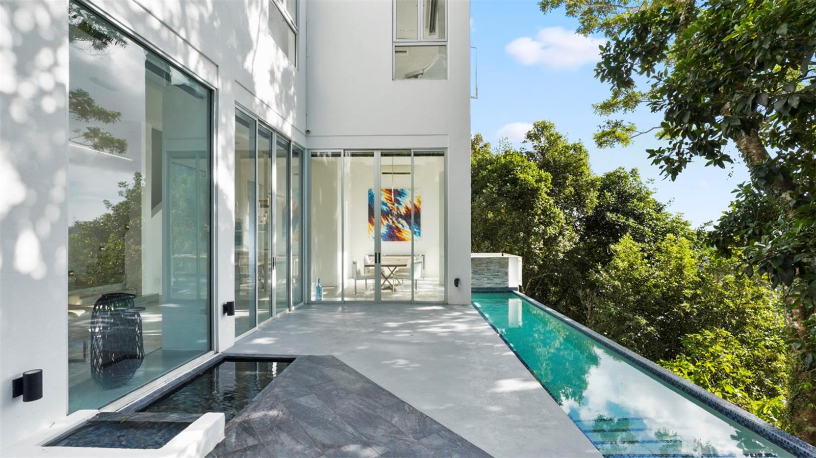 3 hab · 4 baños · CAYEY