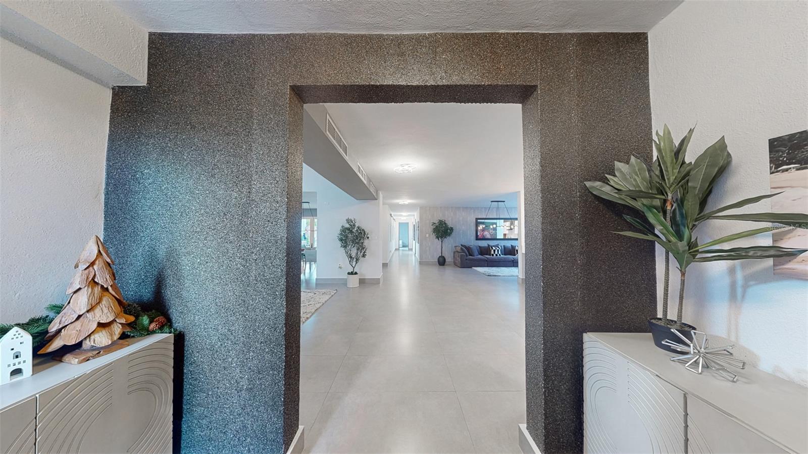 4 hab · 6 baños · DORADO — foto 2