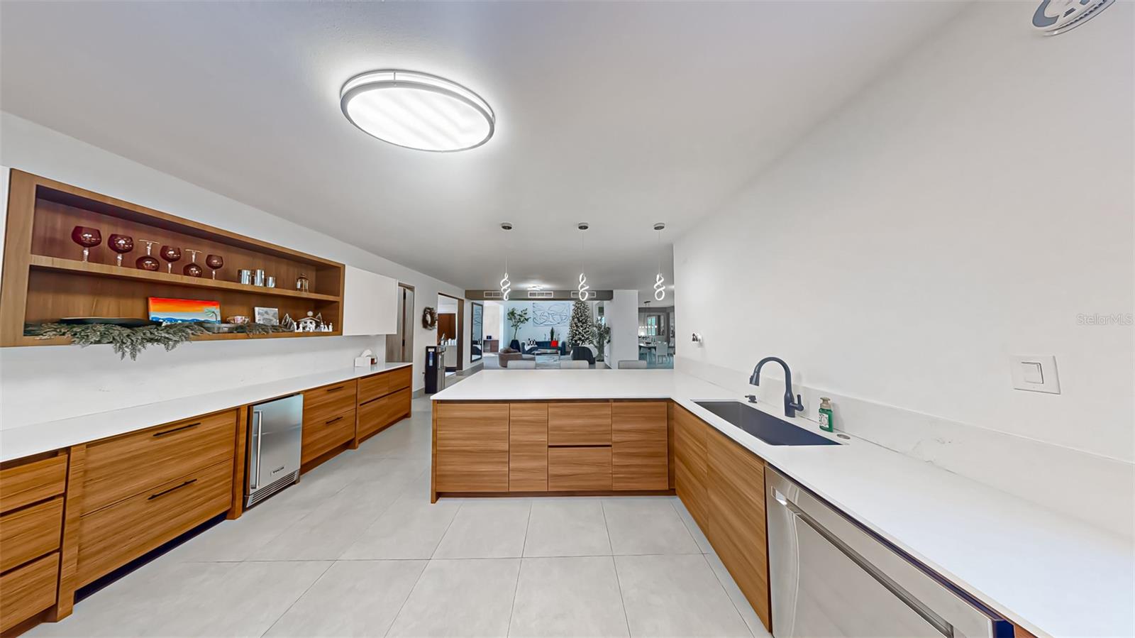 4 hab · 6 baños · DORADO — foto 12