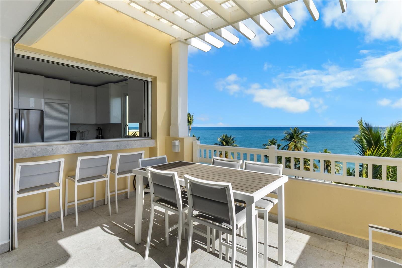 4 hab · 4 baños · HUMACAO