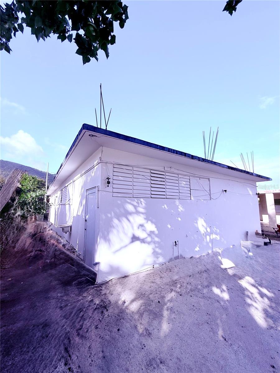 2 baños · PATILLAS — foto 2