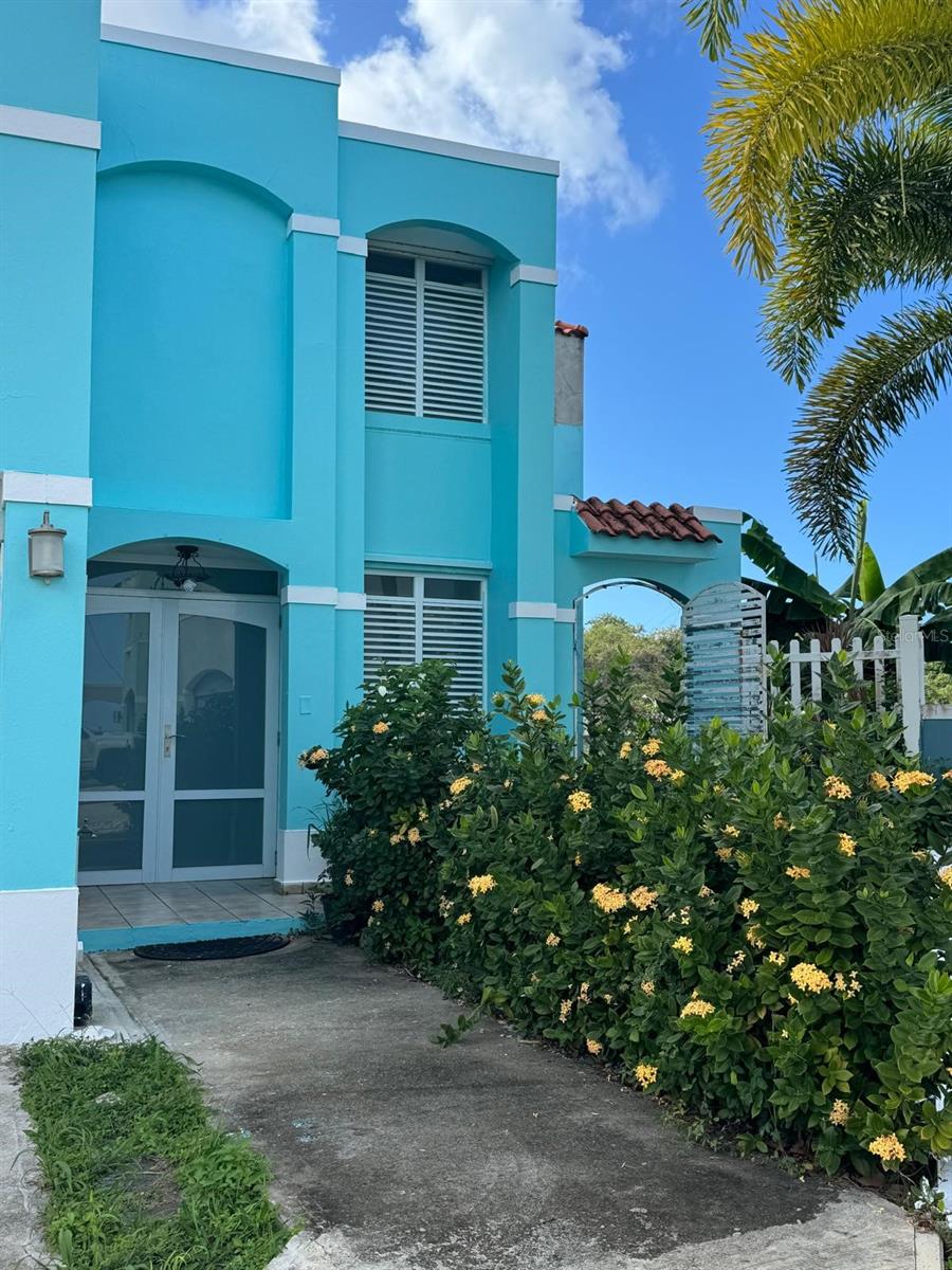 4 hab · 3 baños · LUQUILLO
