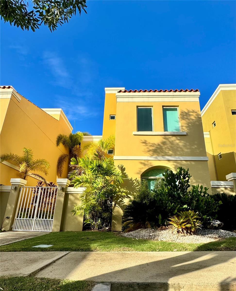3 hab · 3 baños · HUMACAO