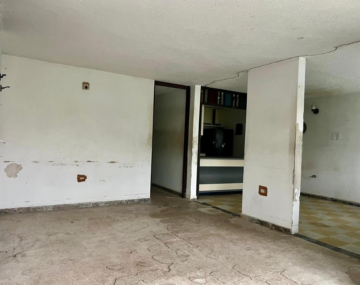 4 hab · 2 baños · BAYAMON