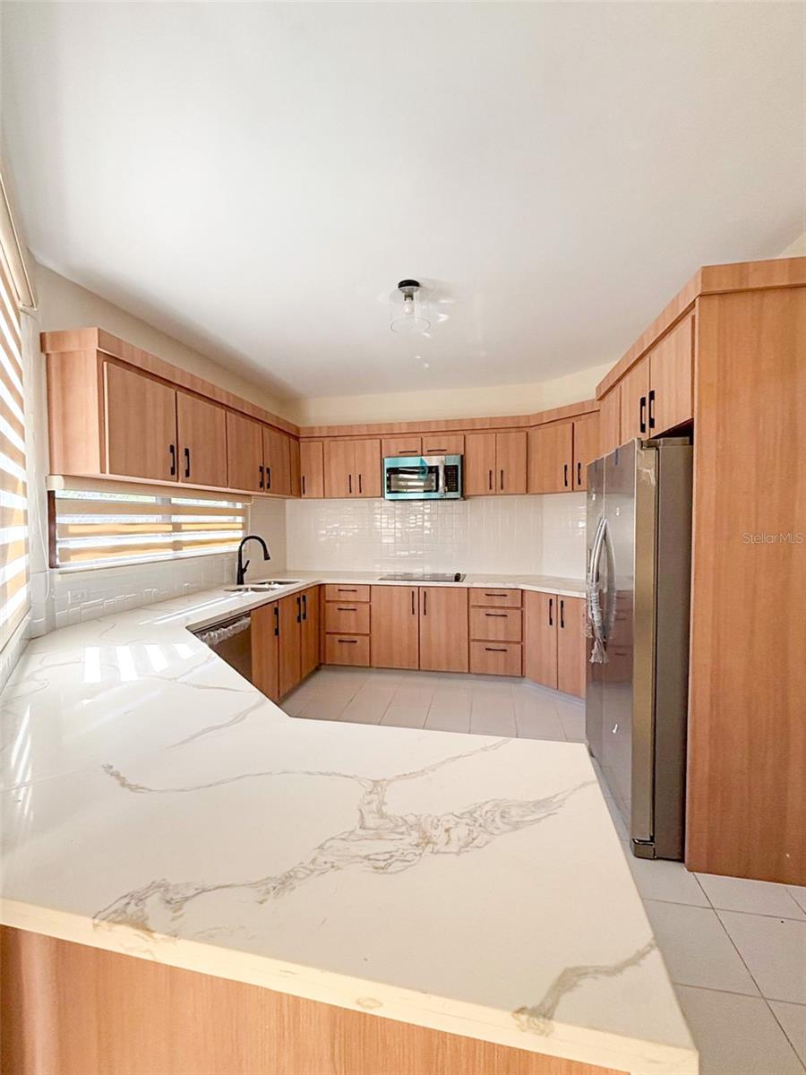 4 hab · 3 baños · MAYAGUEZ — foto 9