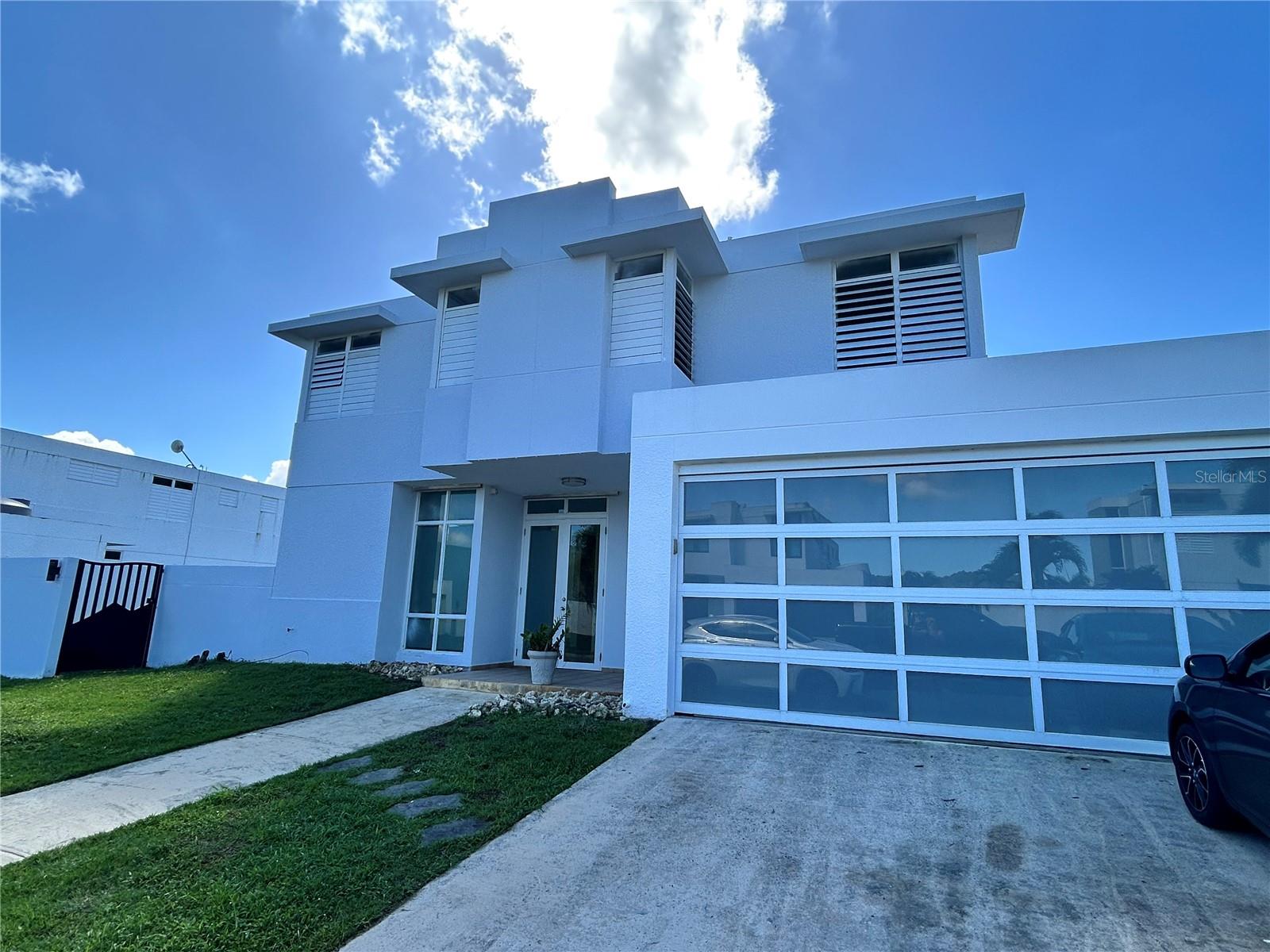 4 hab · 3 baños · CAGUAS