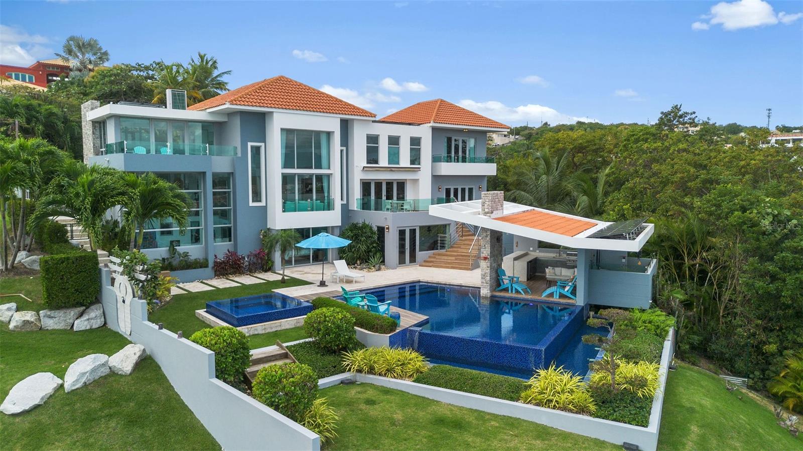 5 hab · 6 baños · HUMACAO