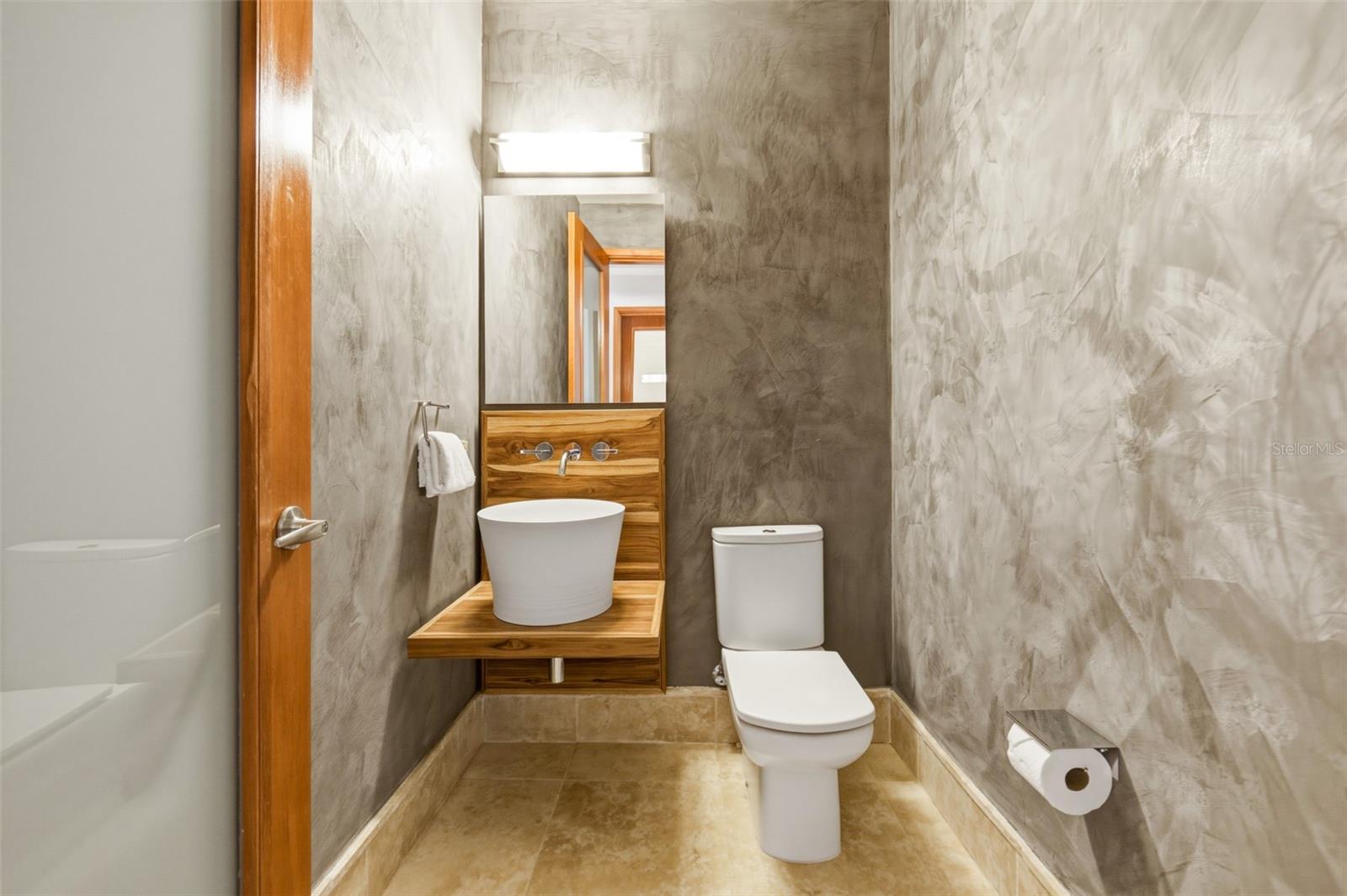 3 hab · 4 baños · DORADO — foto 9