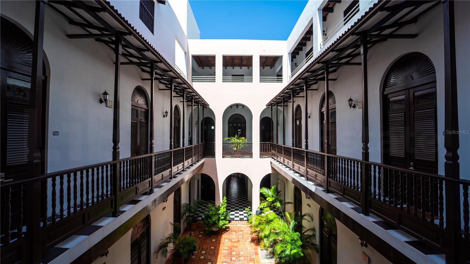 28 hab · 29 baños · SAN JUAN — foto 4