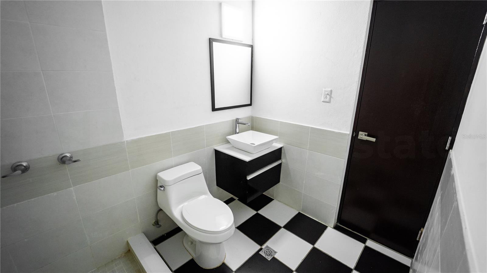 28 hab · 29 baños · SAN JUAN — foto 8