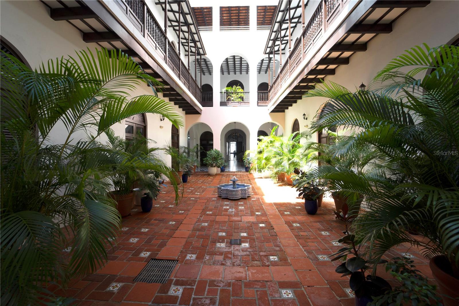 28 hab · 29 baños · SAN JUAN — foto 10