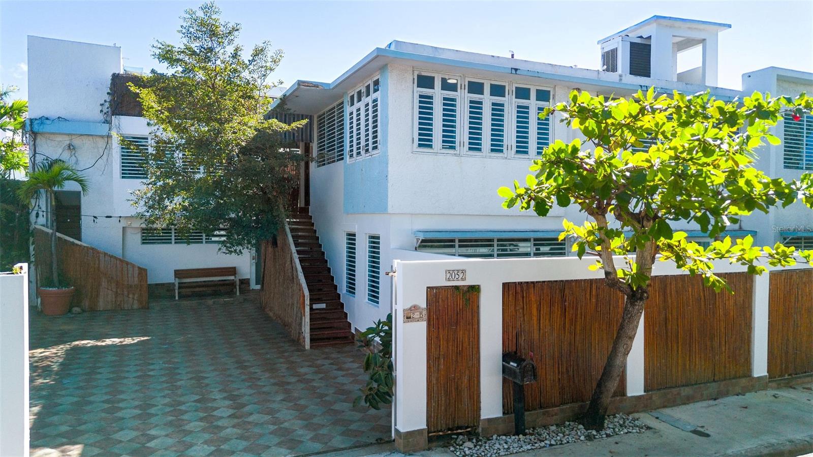 11 hab · 8 baños · SAN JUAN