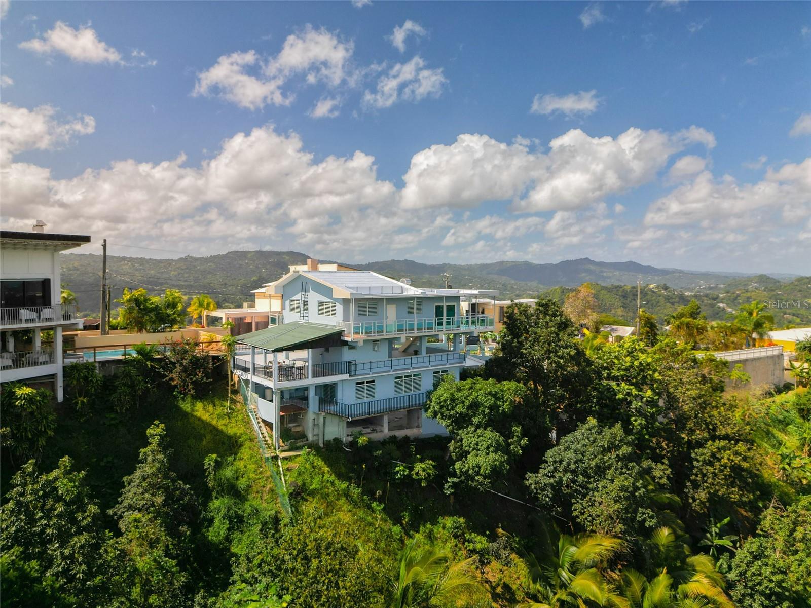 5 hab · 3 baños · SAN JUAN