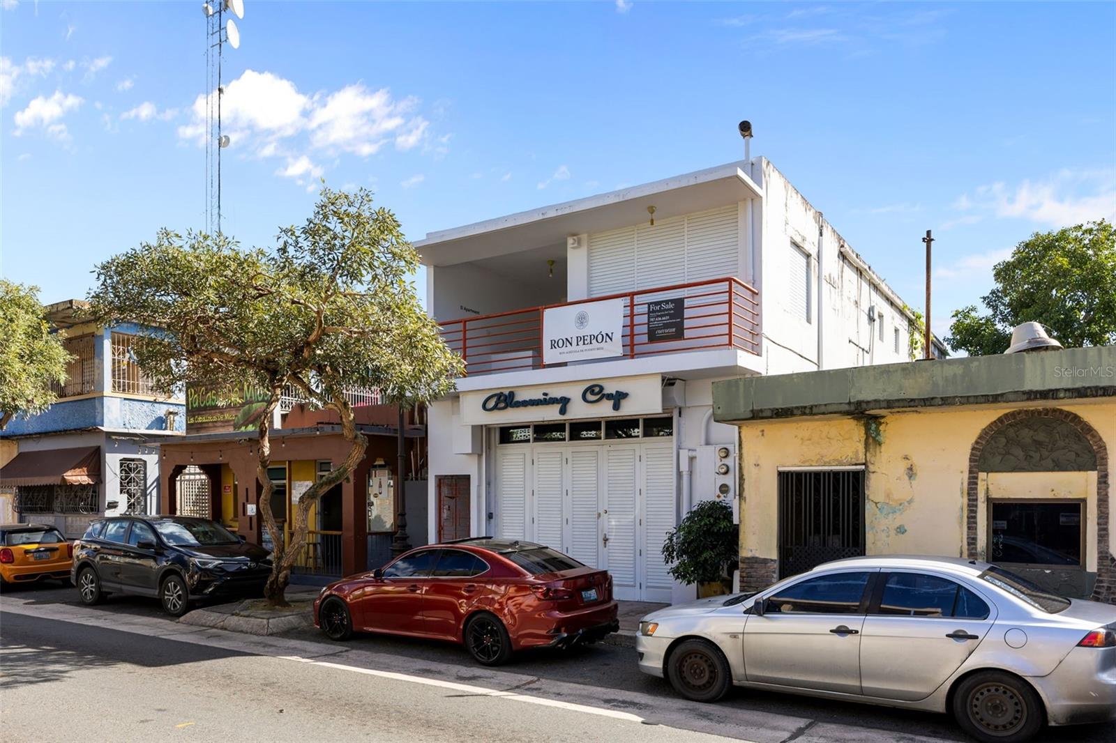 4 hab · 4 baños · DORADO