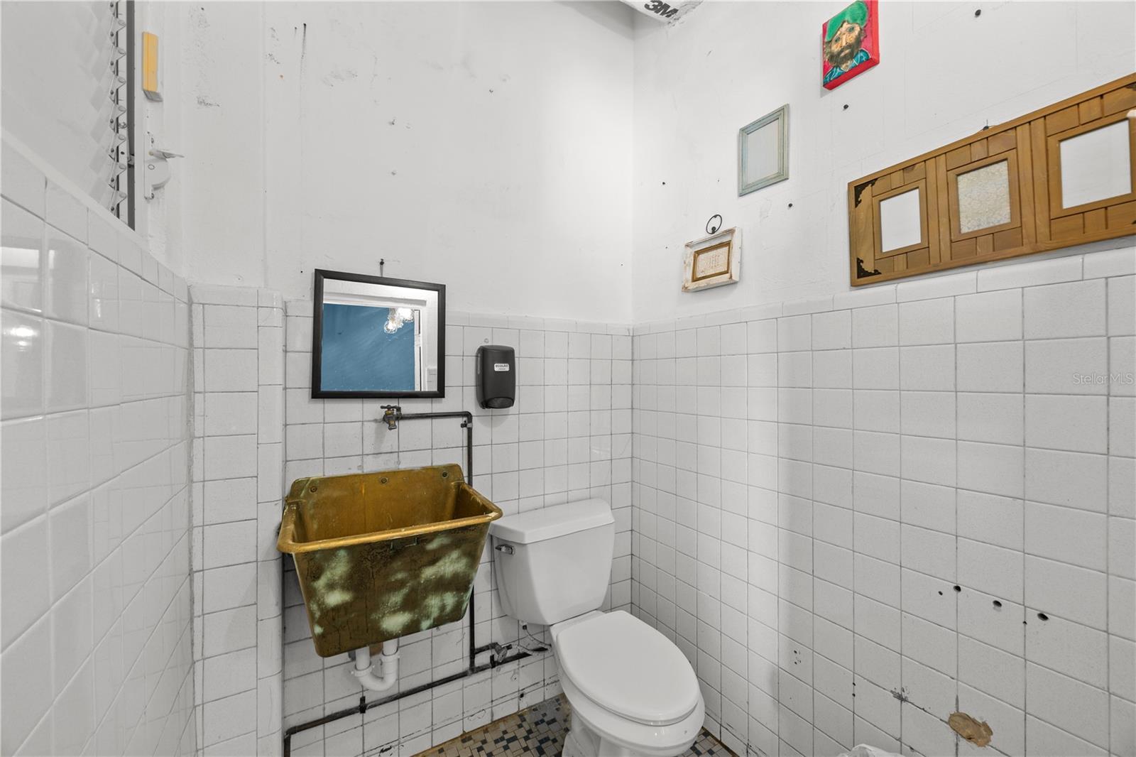 4 hab · 4 baños · DORADO — foto 8