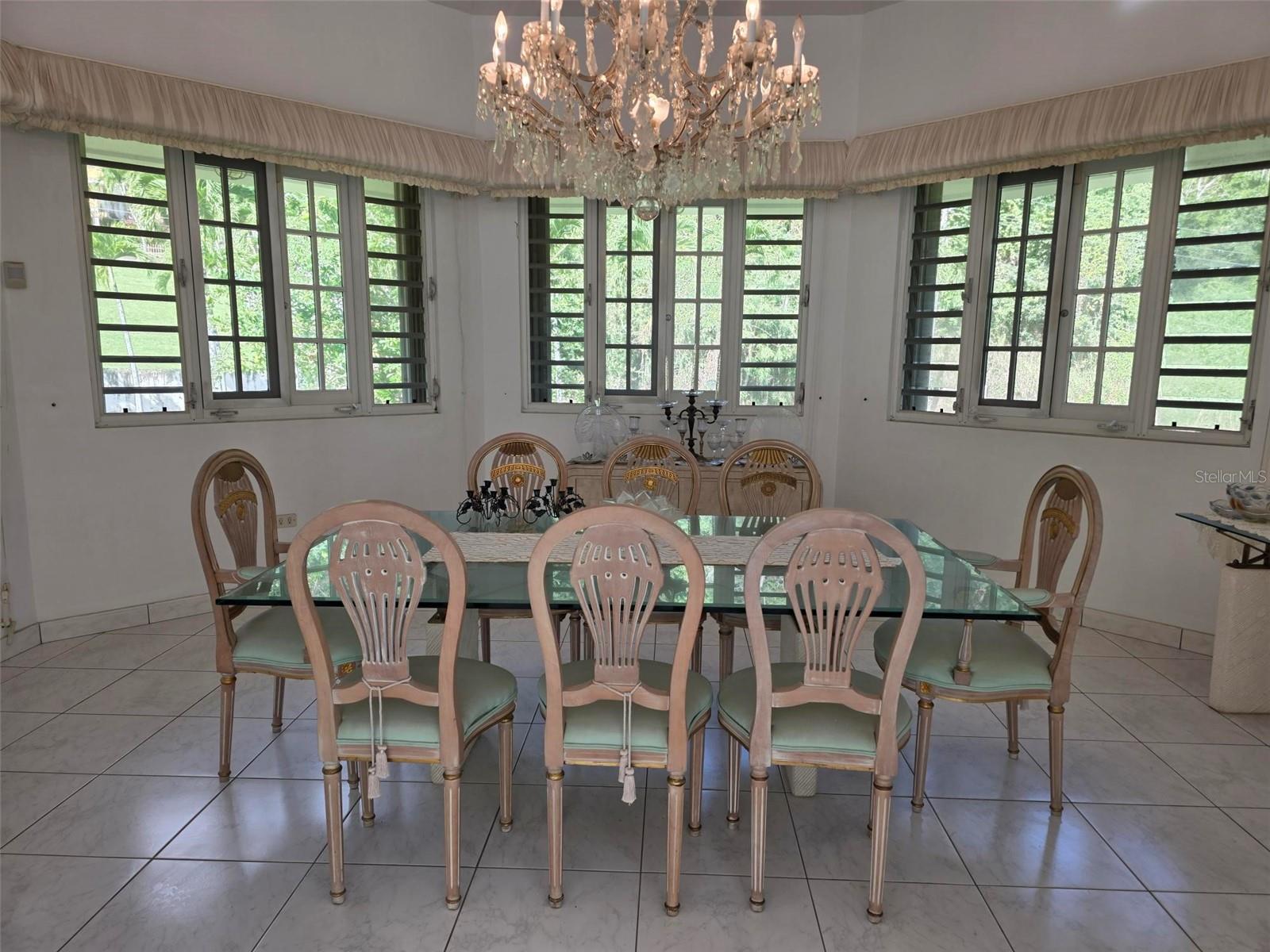 5 hab · 6 baños · CAGUAS — foto 2
