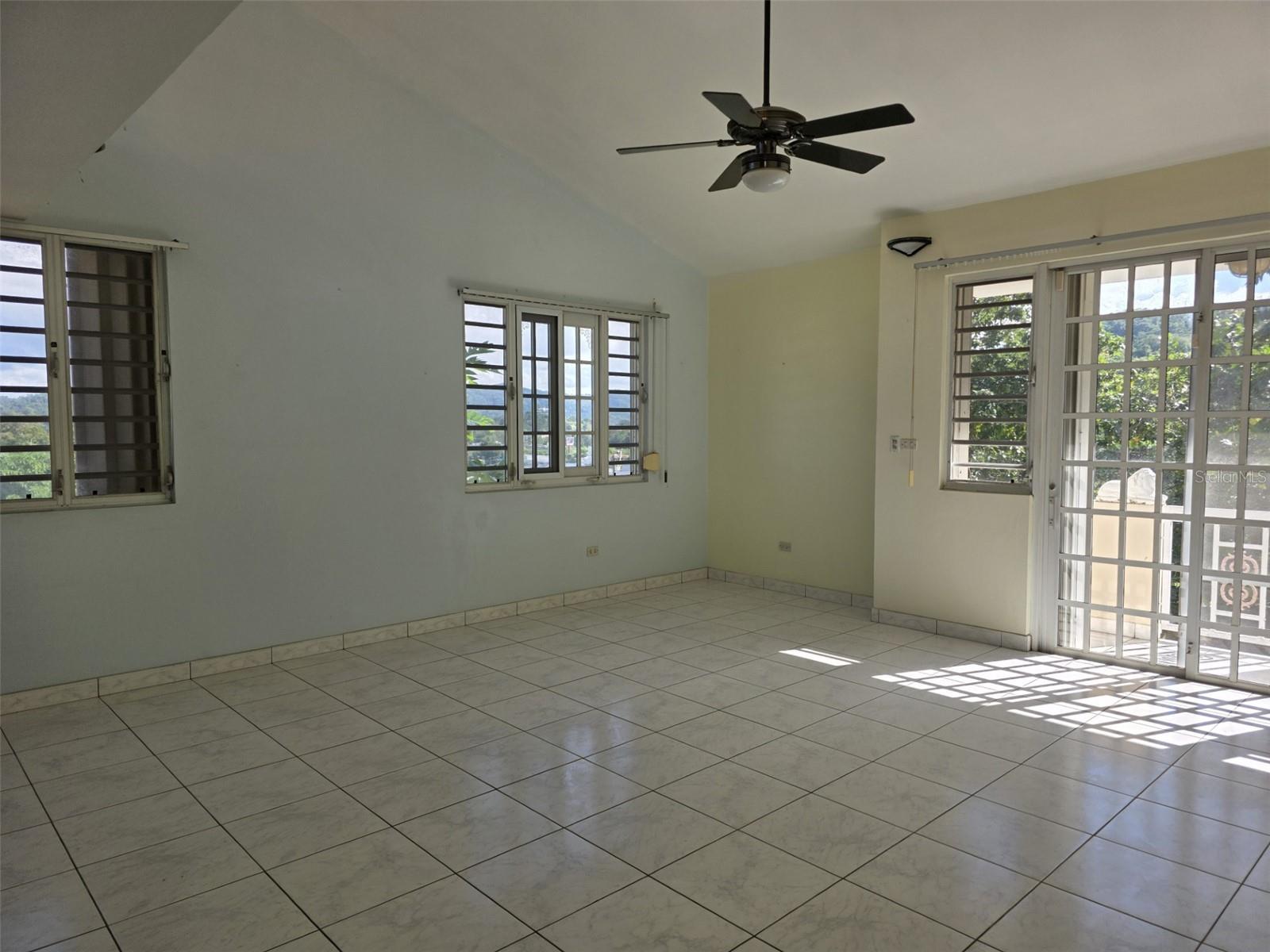 5 hab · 6 baños · CAGUAS — foto 11