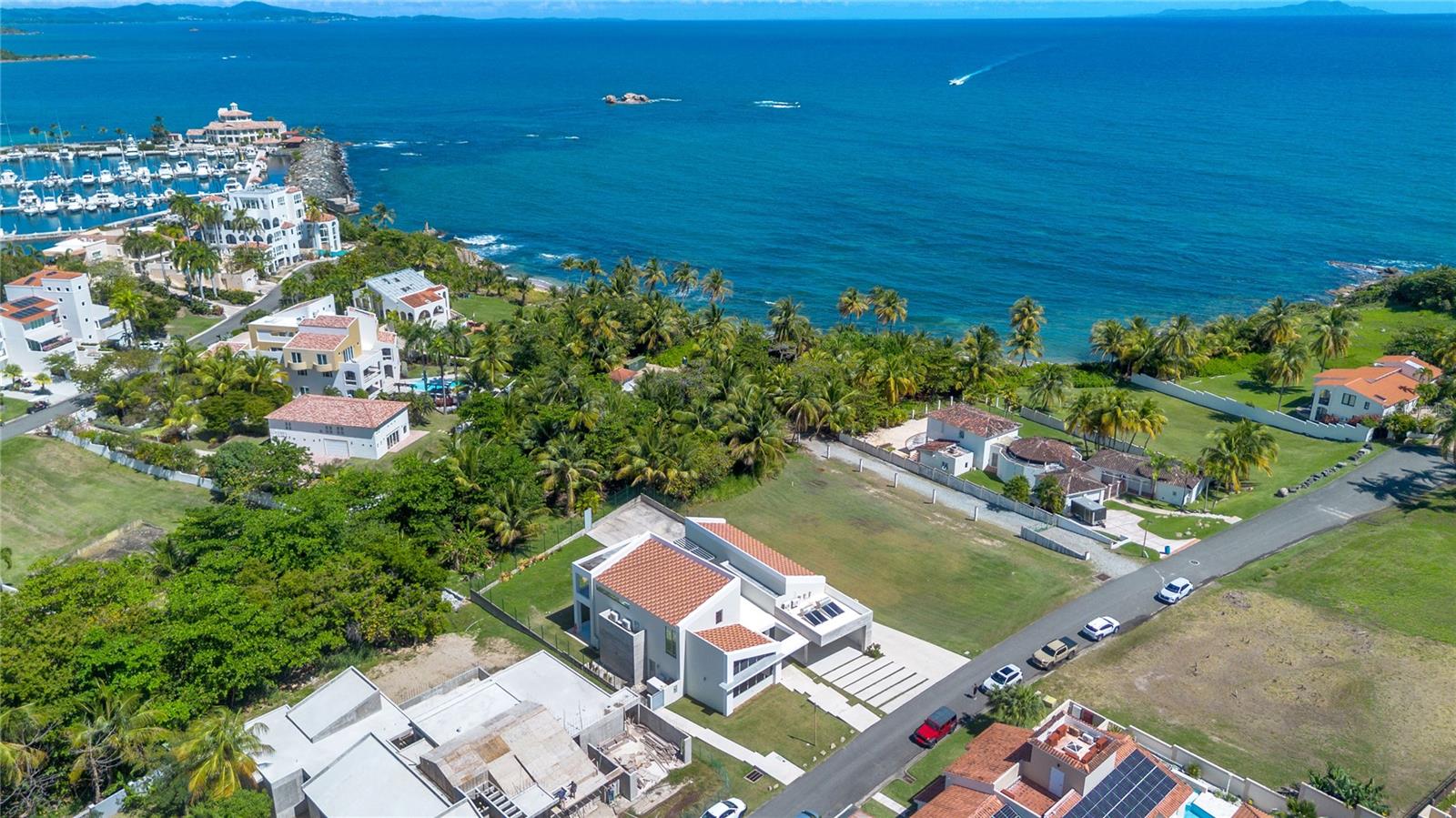 3 hab · 5 baños · HUMACAO