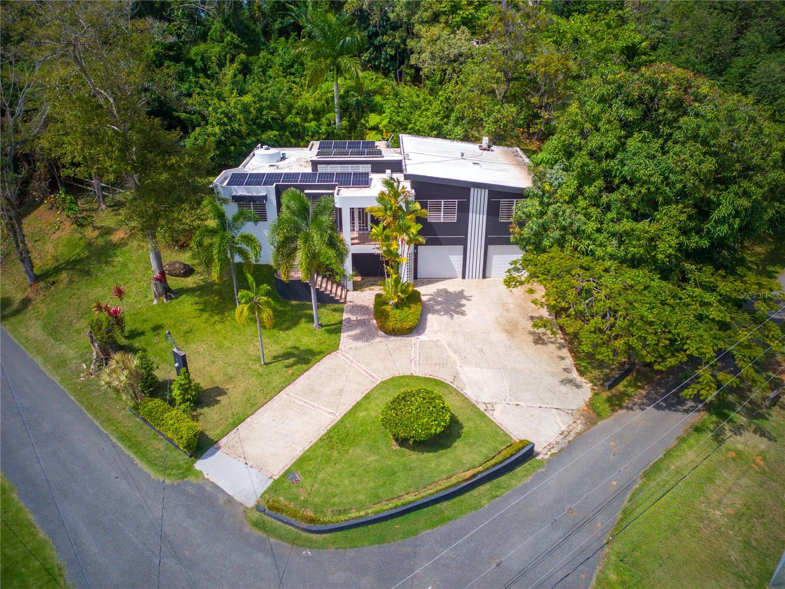 5 hab · 4 baños · MAYAGUEZ
