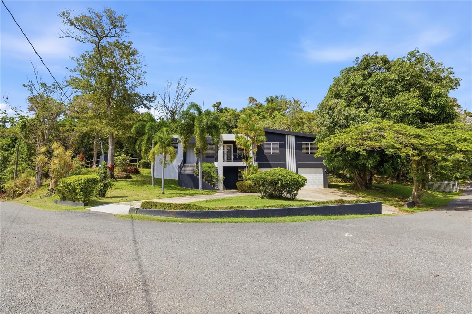 5 hab · 4 baños · MAYAGUEZ — foto 2