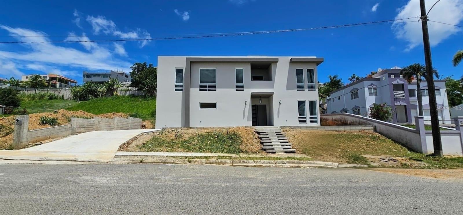 4 hab · 3 baños · NAGUABO