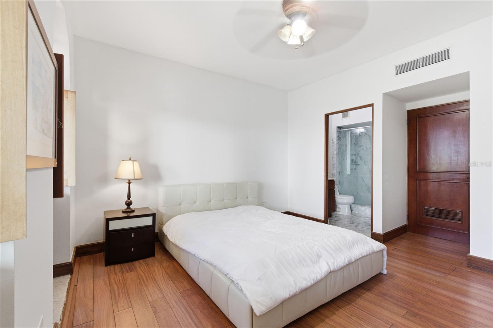 4 hab · 5 baños · OLD SAN JUAN — foto 8